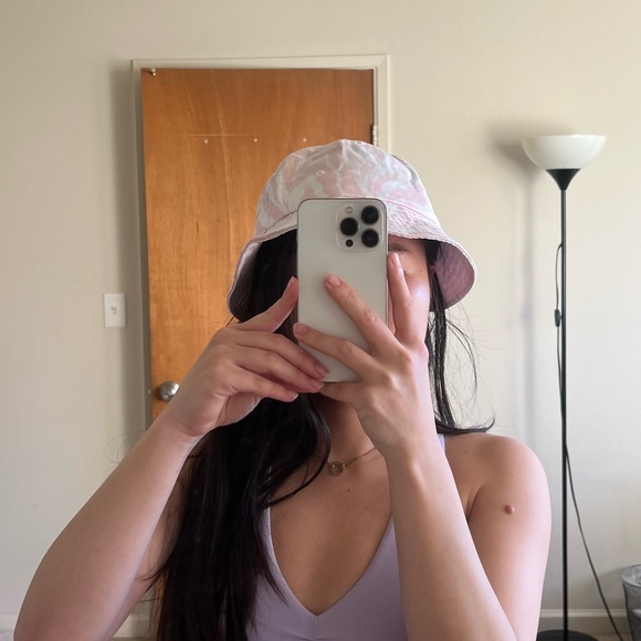 Princess Polly pink and white bucket hat - Picture 1 of 3